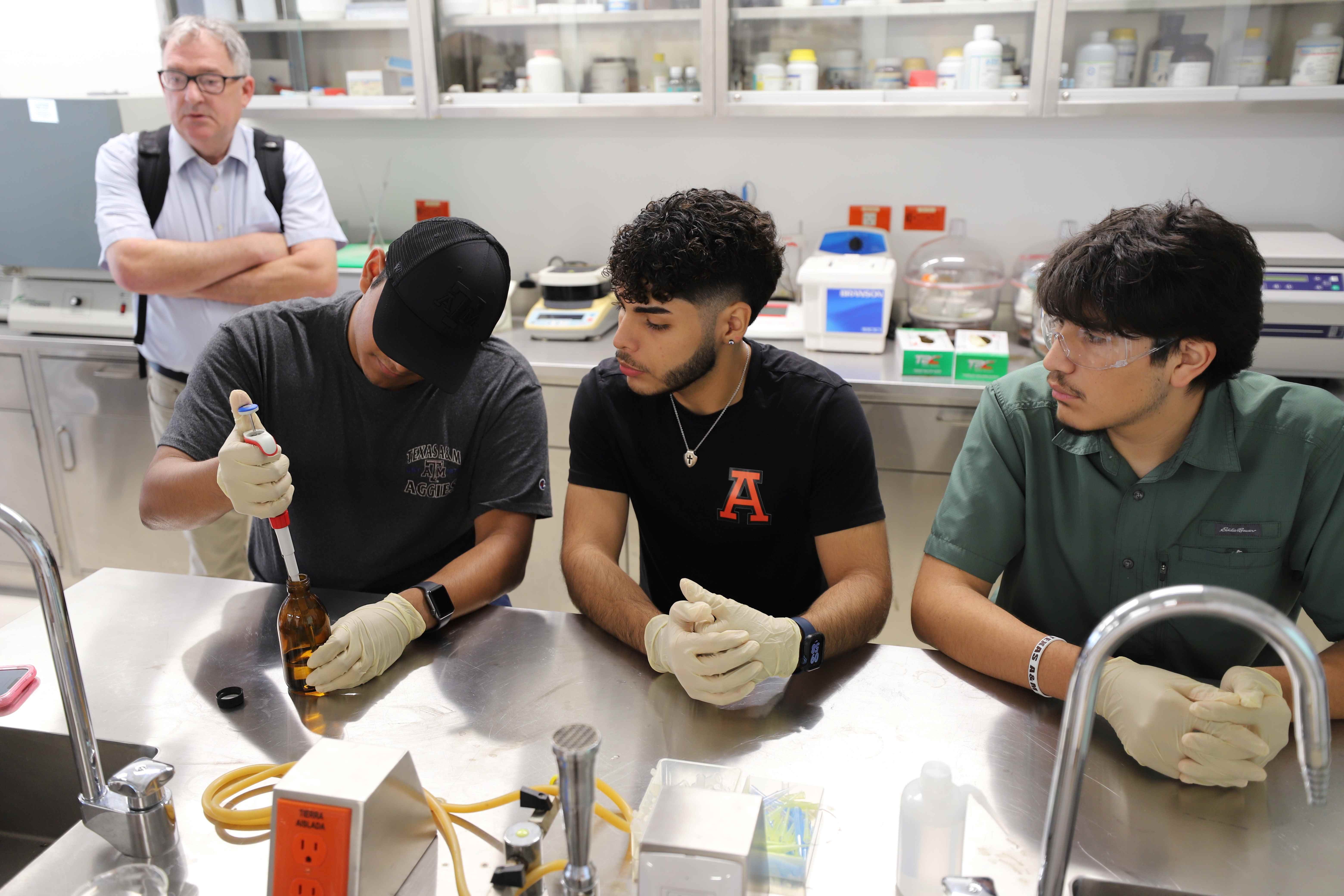 Anáhuac Mayab y Texas A&M University impulsan la investigación